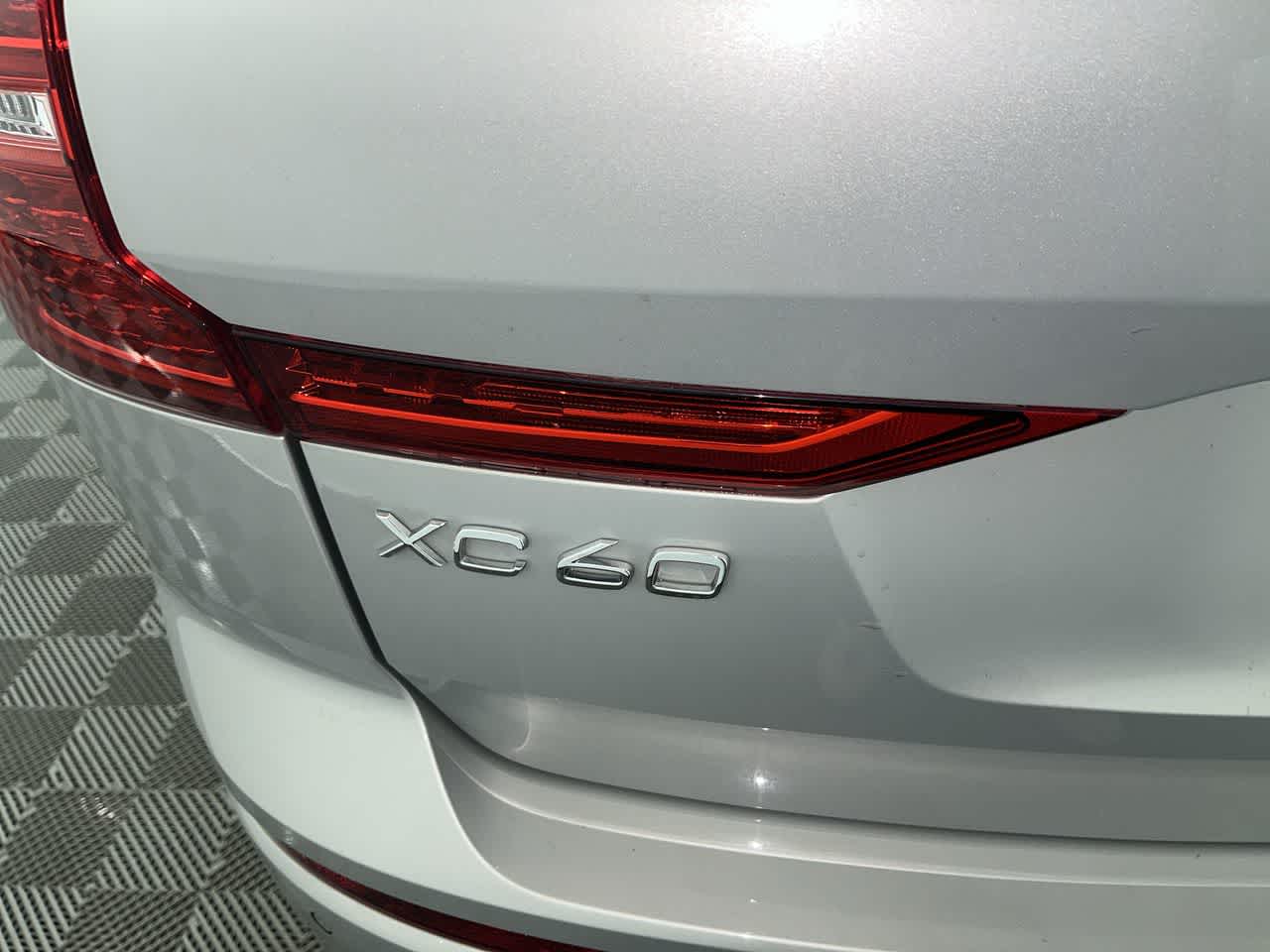 2022 Volvo XC60 Momentum