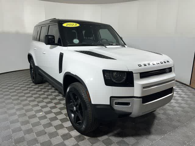 2023 Land Rover Defender SE