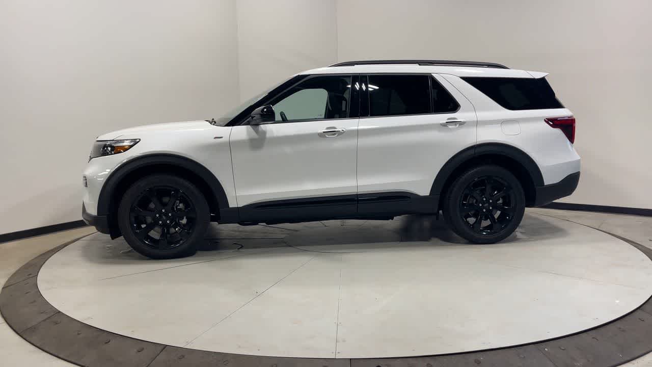2024 Ford Explorer ST-Line