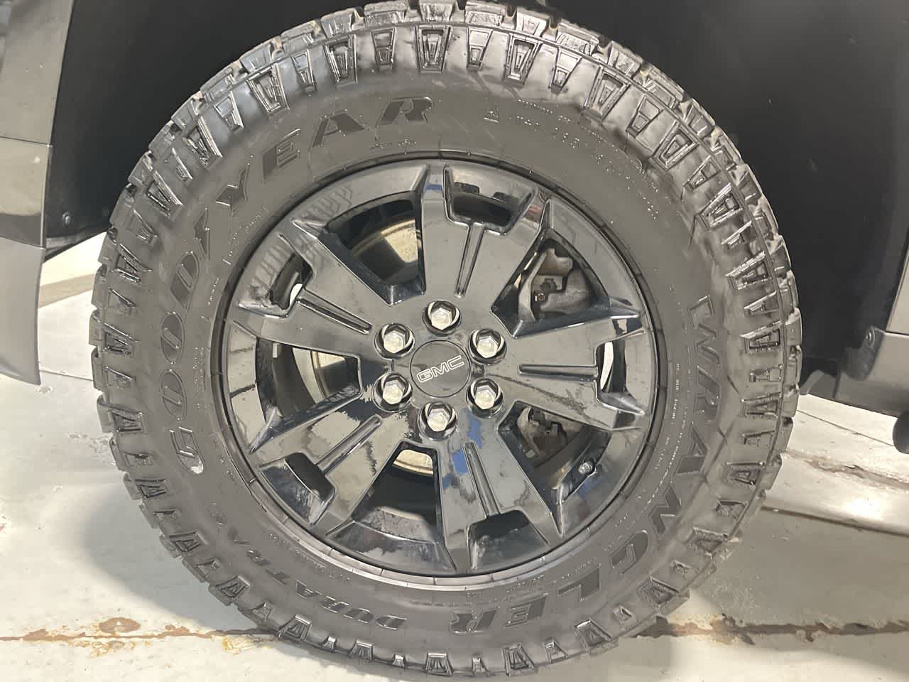 2022 GMC Canyon 4WD AT4 w/Leather