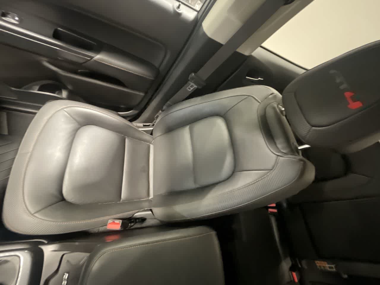 2022 GMC Canyon 4WD AT4 w/Leather