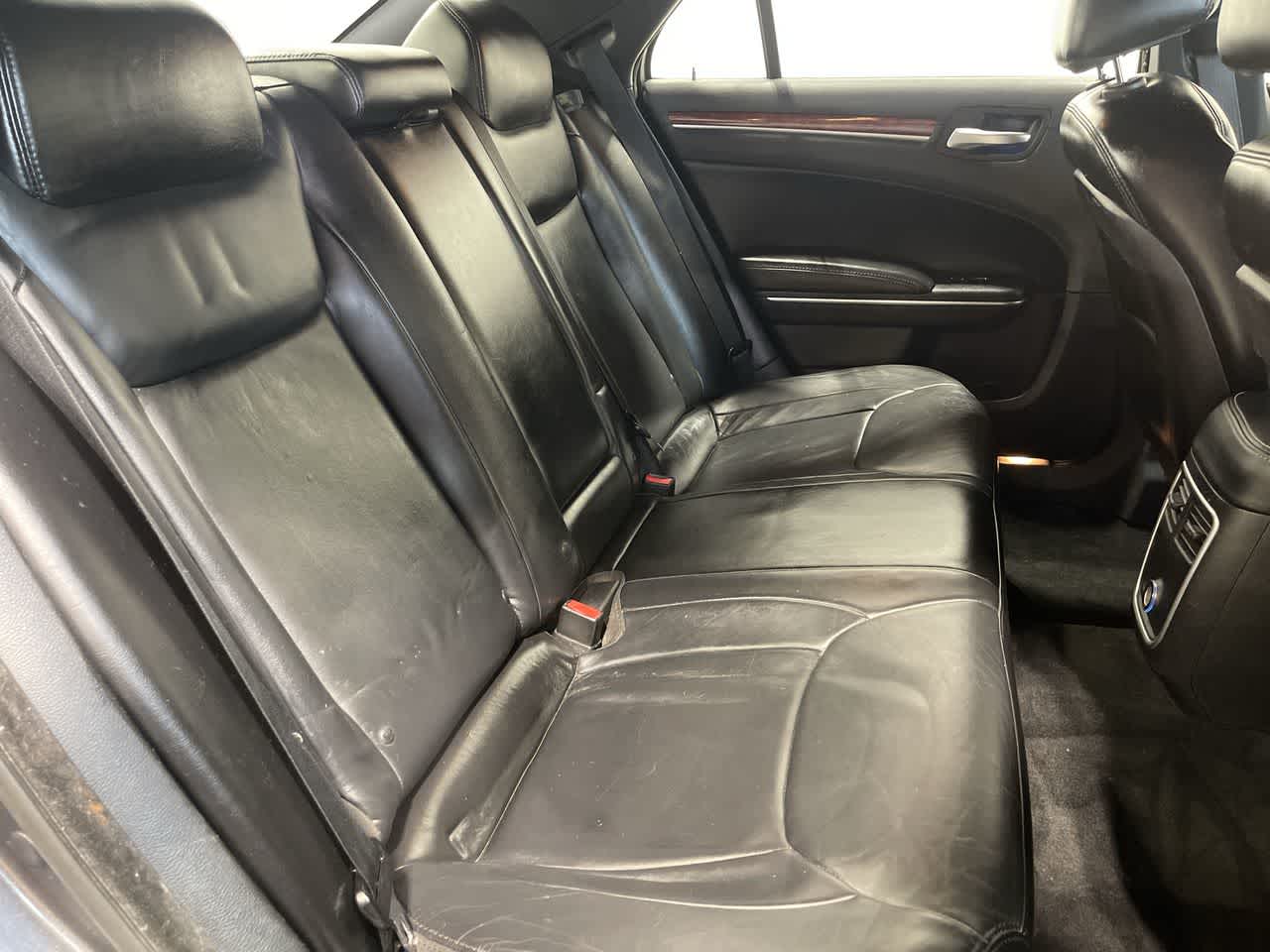 2014 Chrysler 300 4dr Sdn AWD