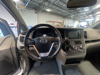 2019 Toyota Sienna XLE