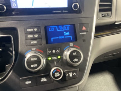 2019 Toyota Sienna XLE