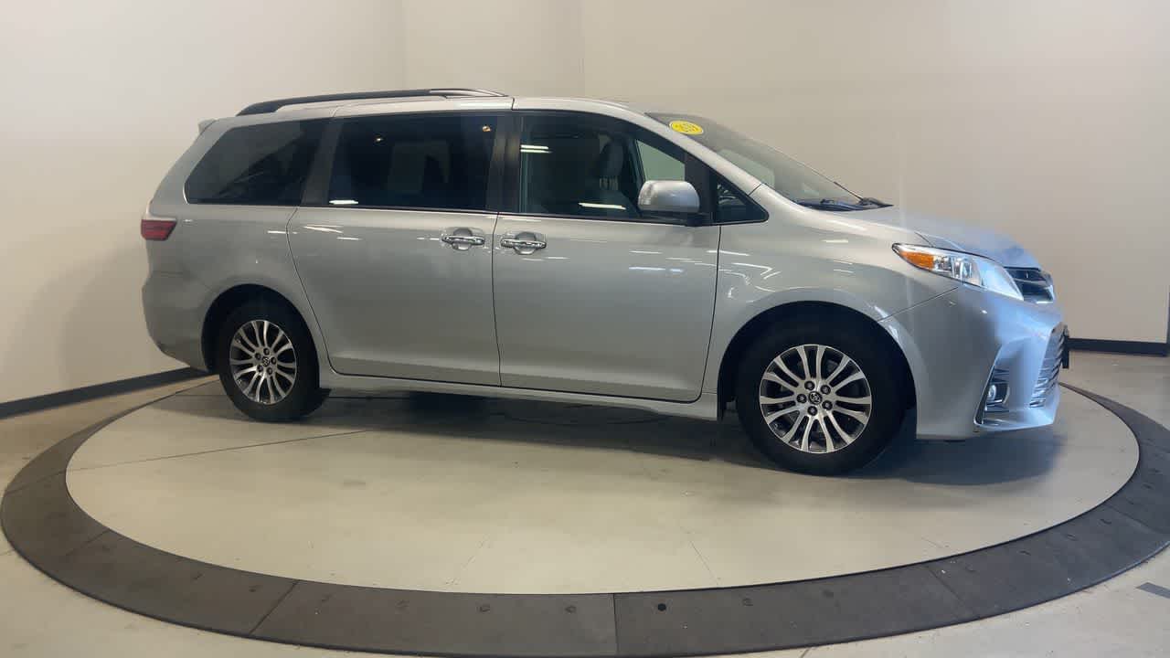 2019 Toyota Sienna XLE