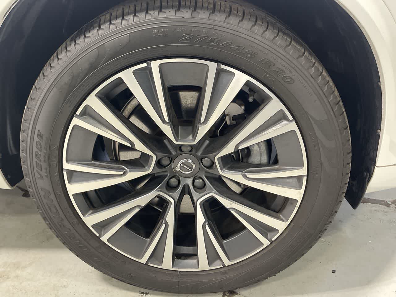 2022 Volvo XC90 Momentum