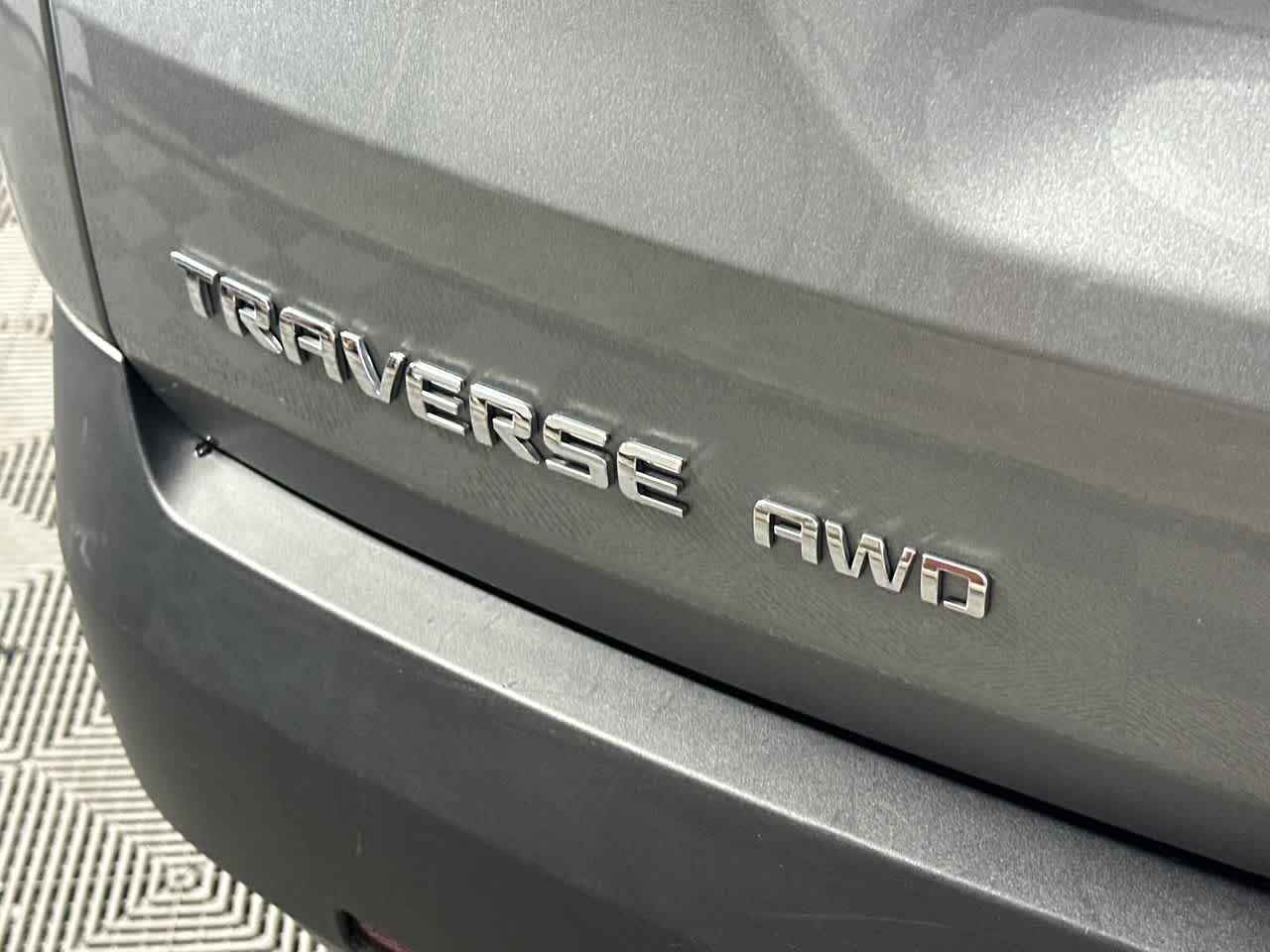 2023 Chevrolet Traverse LT Leather