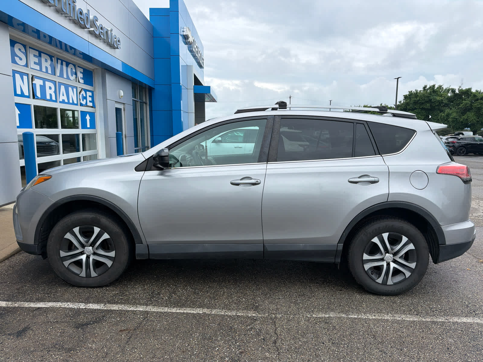 2017 Toyota RAV4 LE