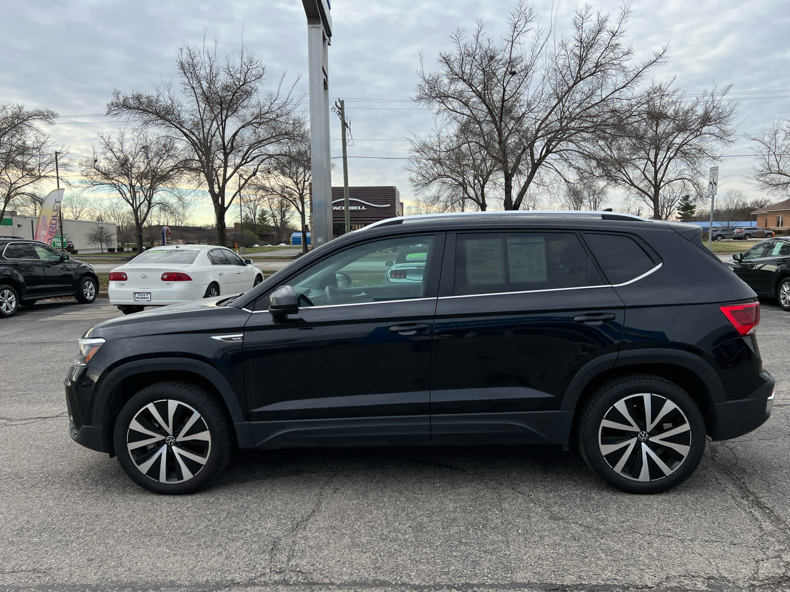2024 Volkswagen Taos SE
