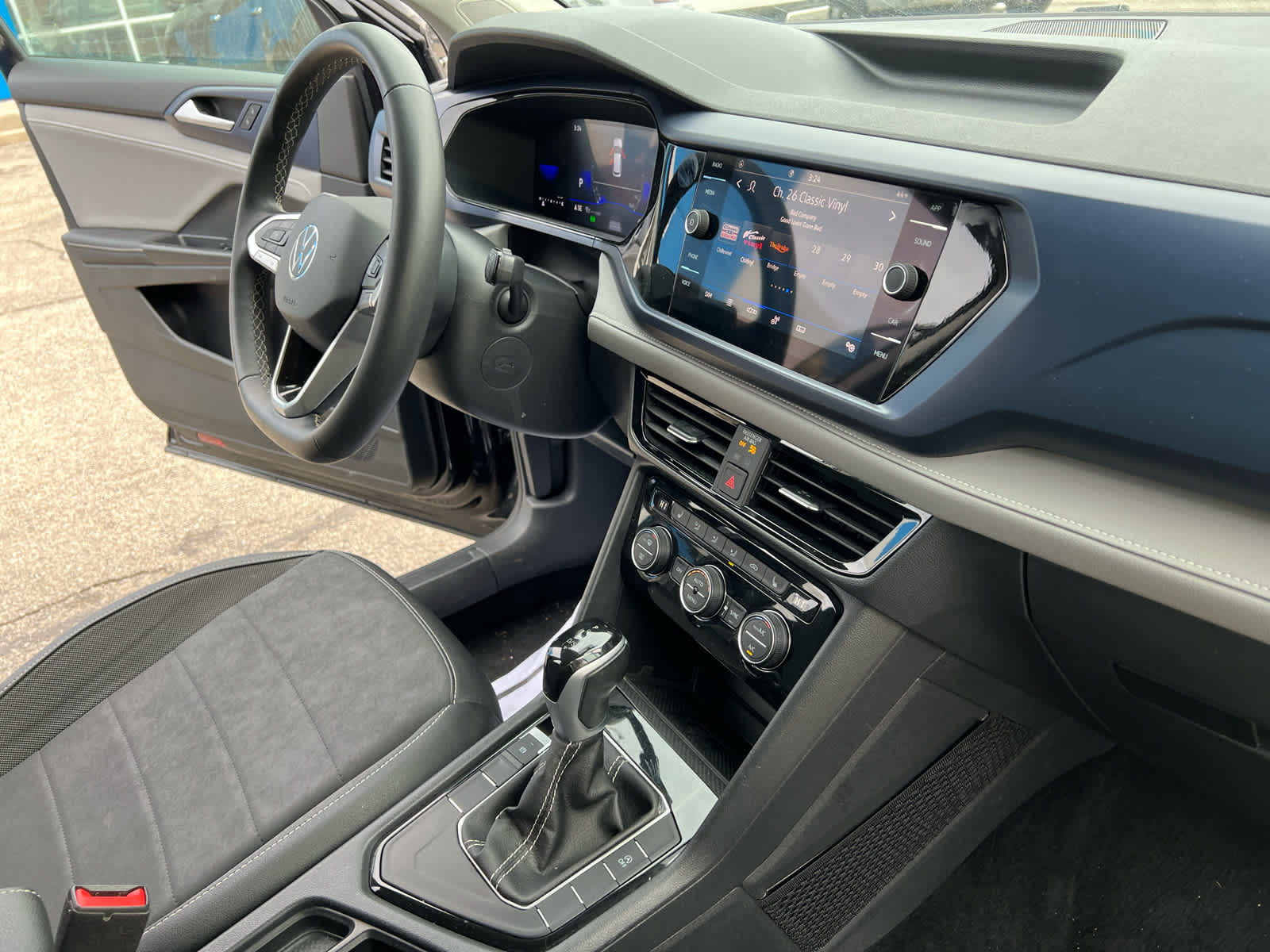 2024 Volkswagen Taos SE