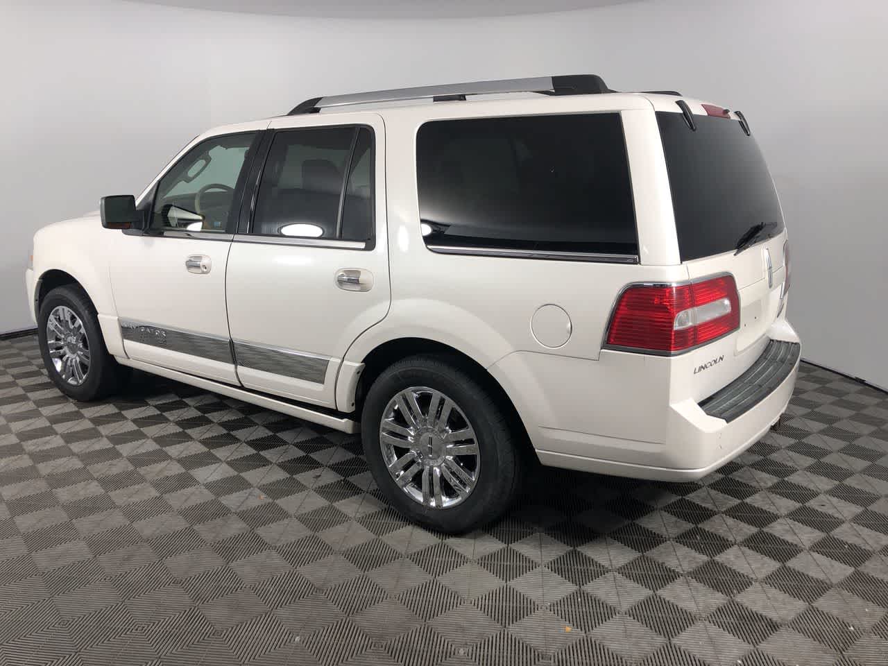 2010 Lincoln Navigator Base