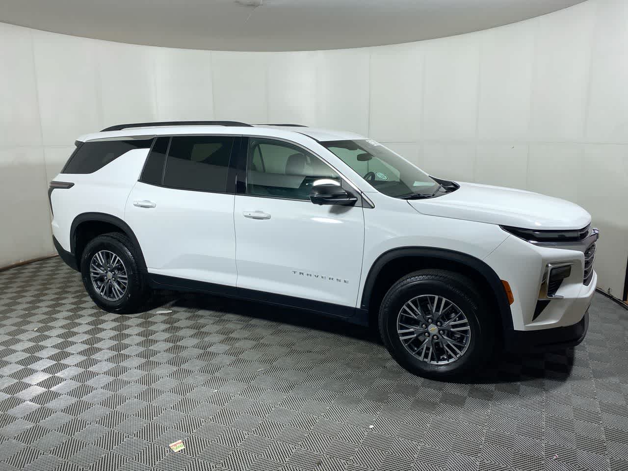 2024 Chevrolet Traverse LT