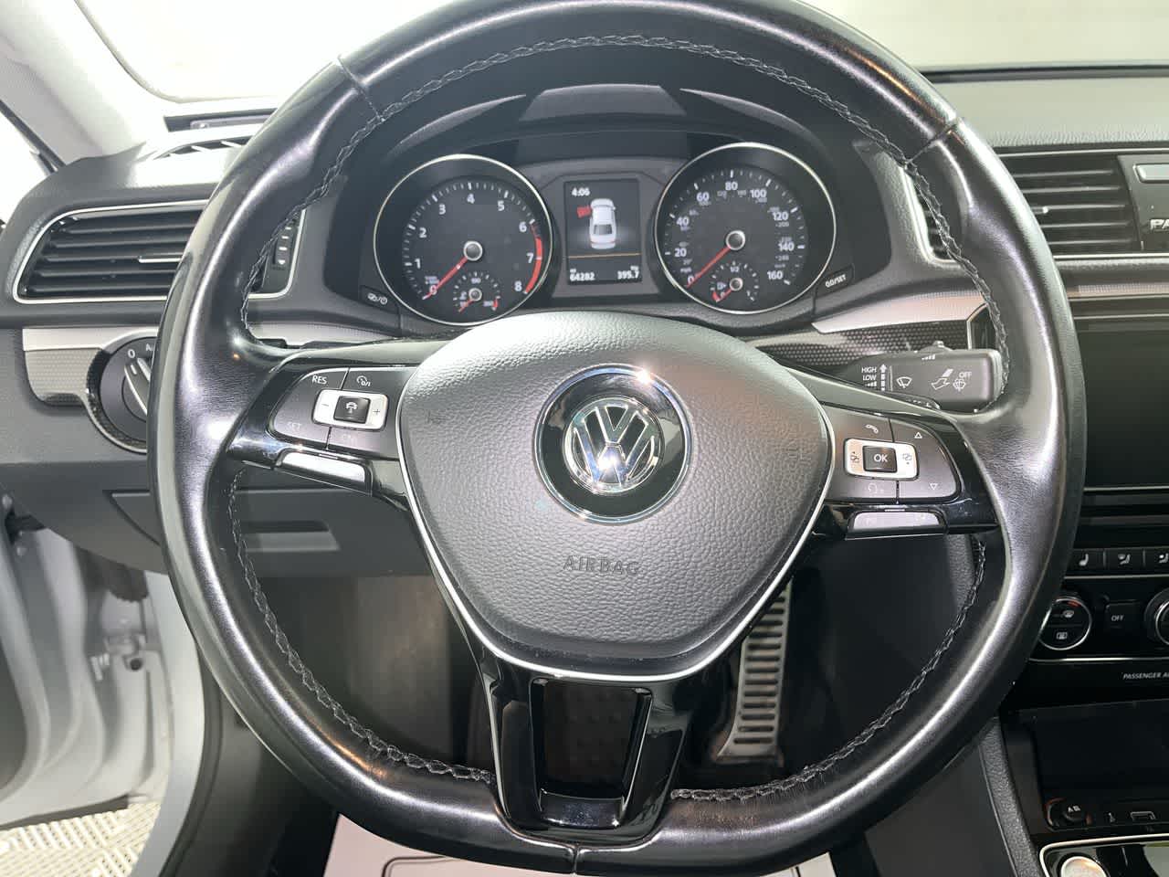 2019 Volkswagen Passat 2.0T SE R-Line