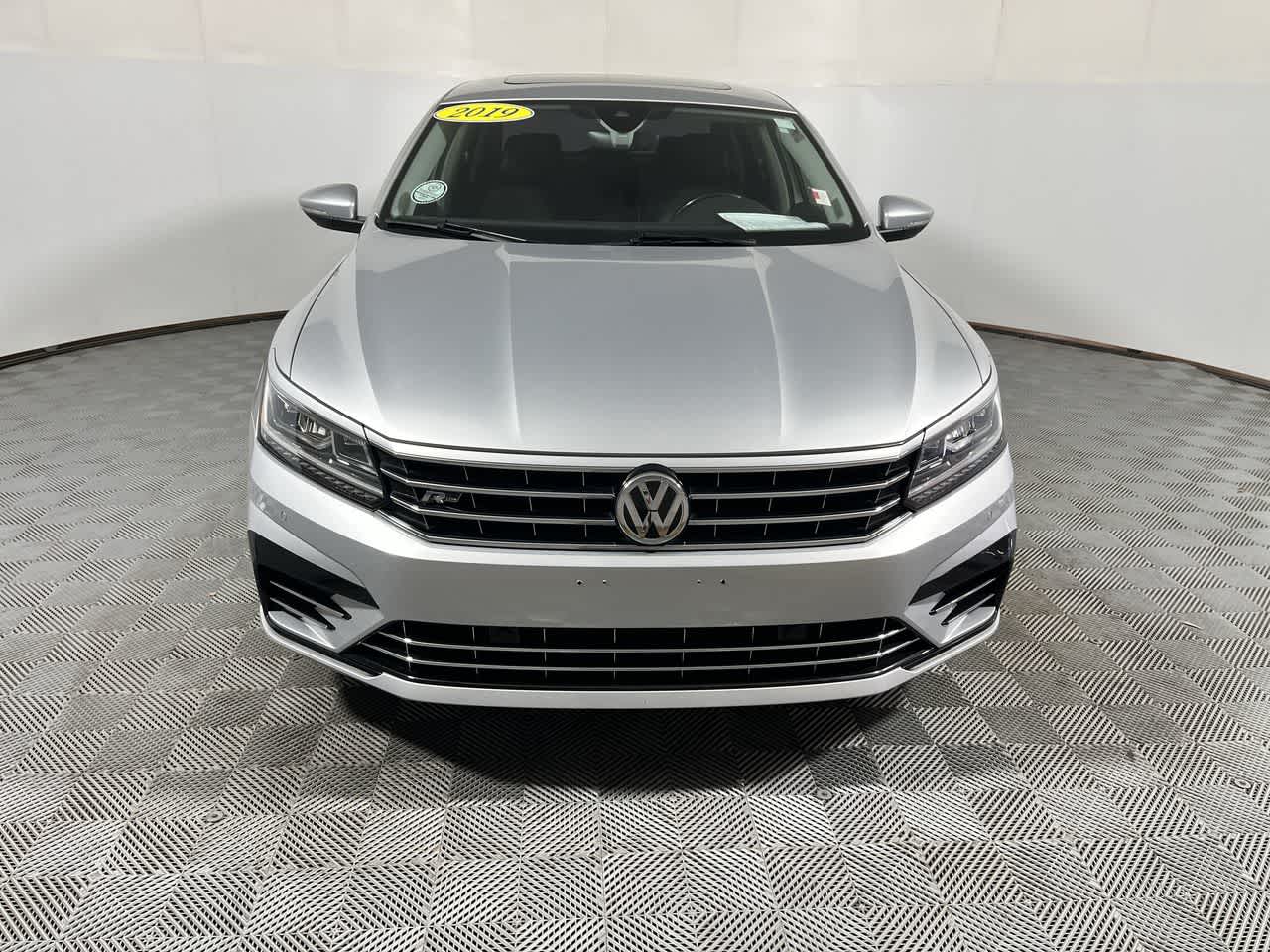 2019 Volkswagen Passat 2.0T SE R-Line