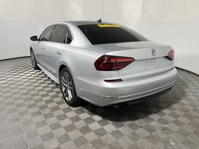 2019 Volkswagen Passat 2.0T SE R-Line