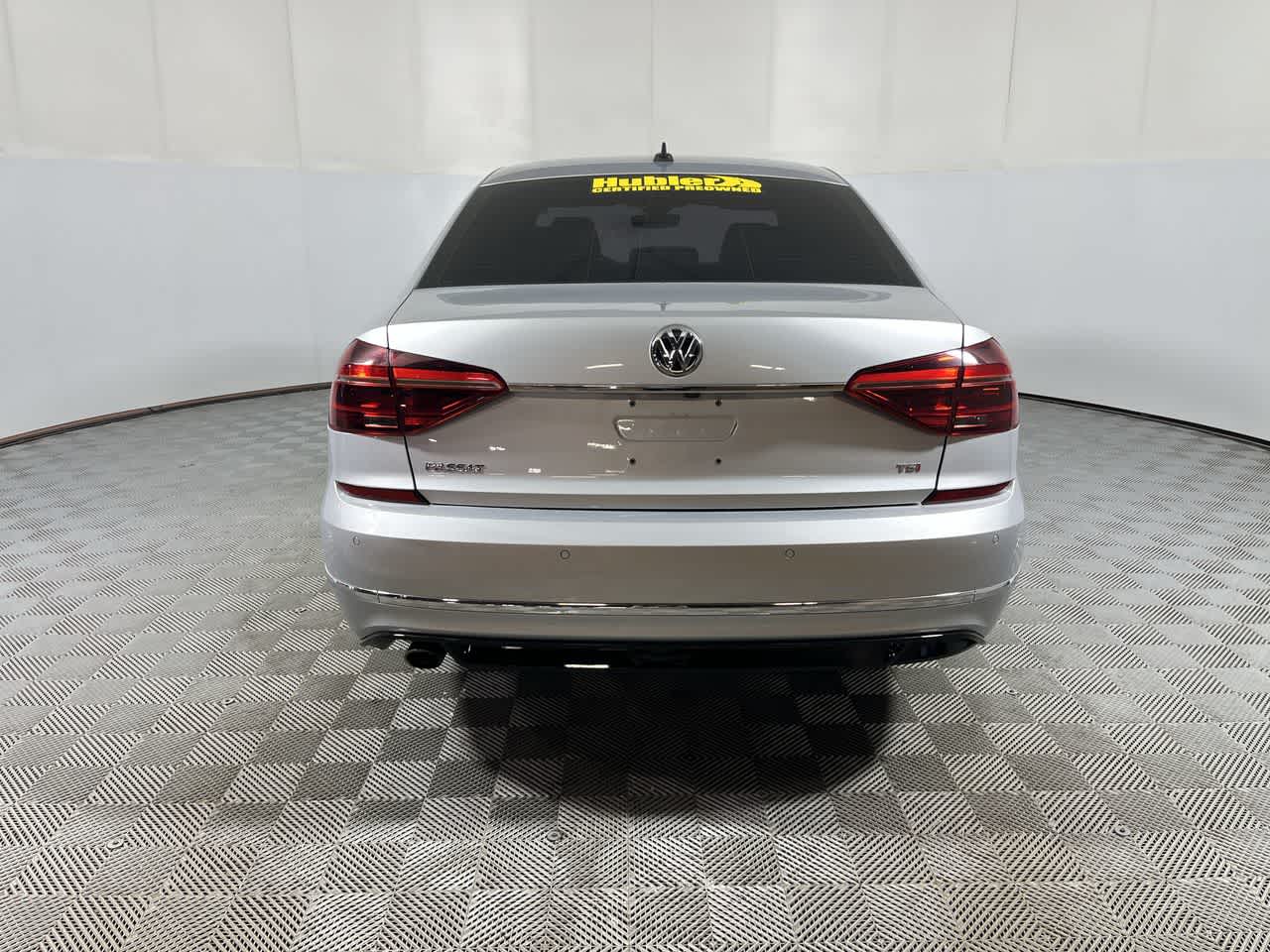 2019 Volkswagen Passat 2.0T SE R-Line