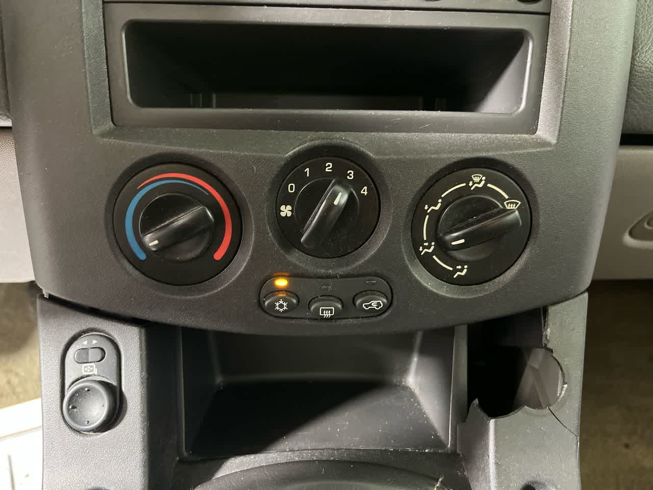 2003 Saturn Vue Base