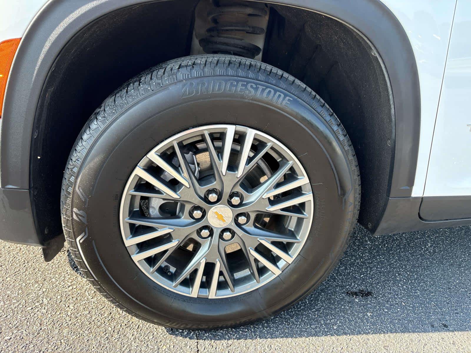 2024 Chevrolet Traverse LT