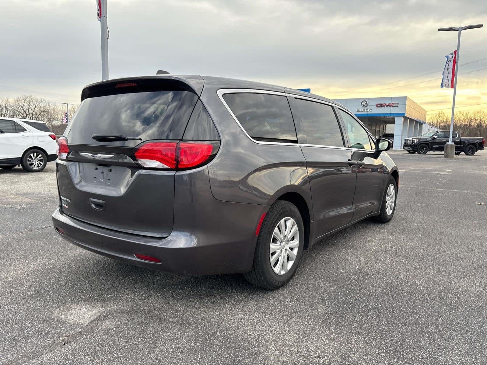 2020 Chrysler Voyager L