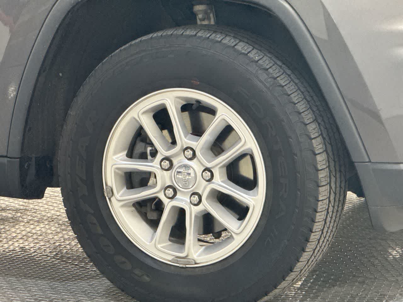 2020 Jeep Grand Cherokee Laredo E