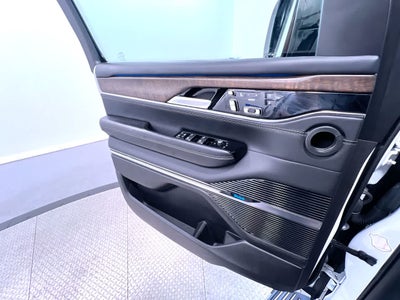 2023 Jeep Grand Wagoneer Base