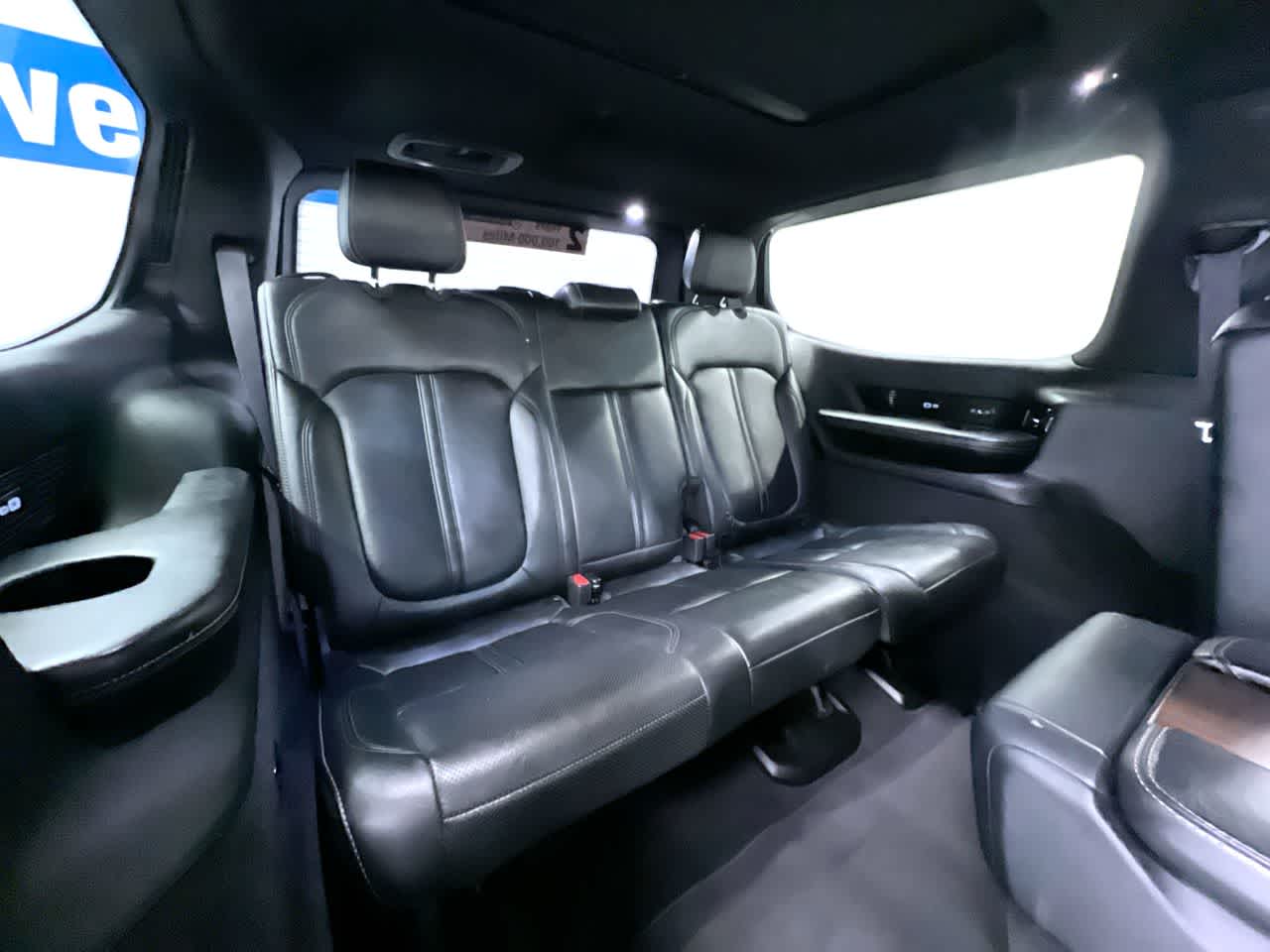 2023 Jeep Grand Wagoneer Base