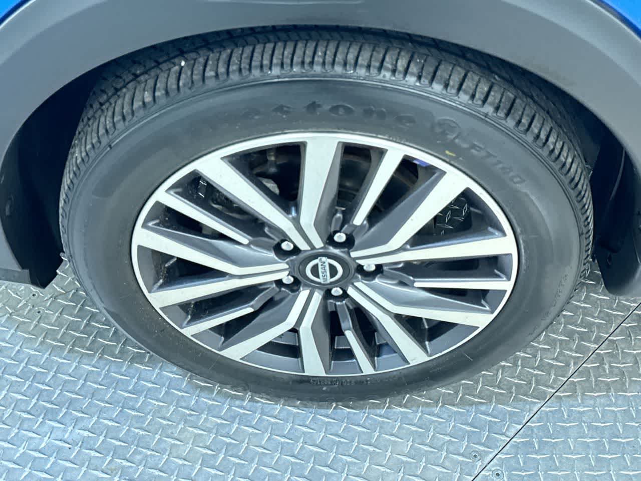 2021 Nissan Kicks SR