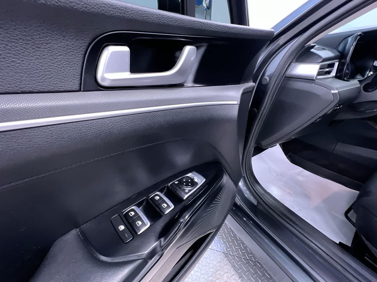 2022 Kia K5 LXS