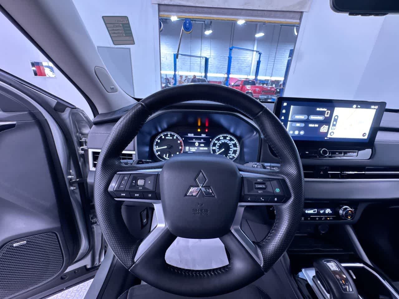 2025 Mitsubishi Outlander SE