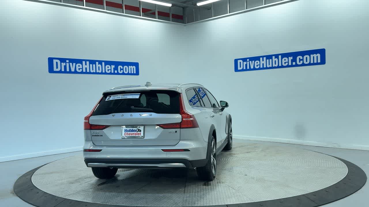 2025 Volvo V60 Cross Country Plus