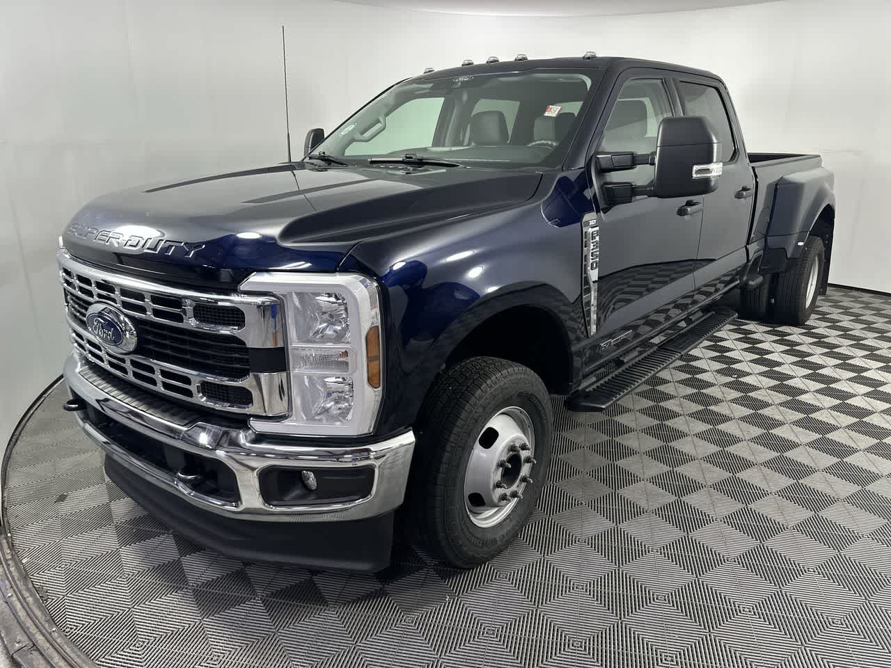 2025 Ford Super Duty F-350 DRW XL