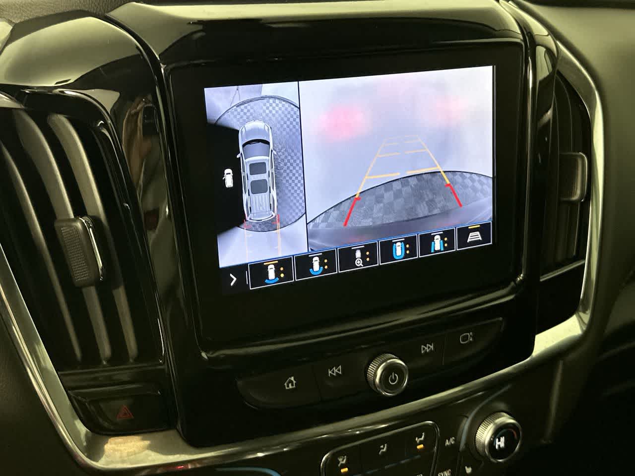 2021 Chevrolet Traverse RS