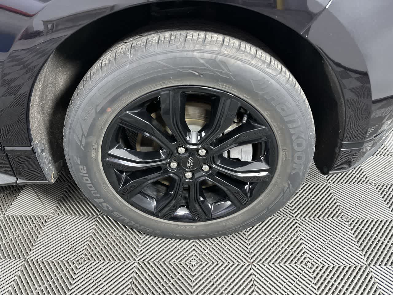 2022 Ford Edge SE