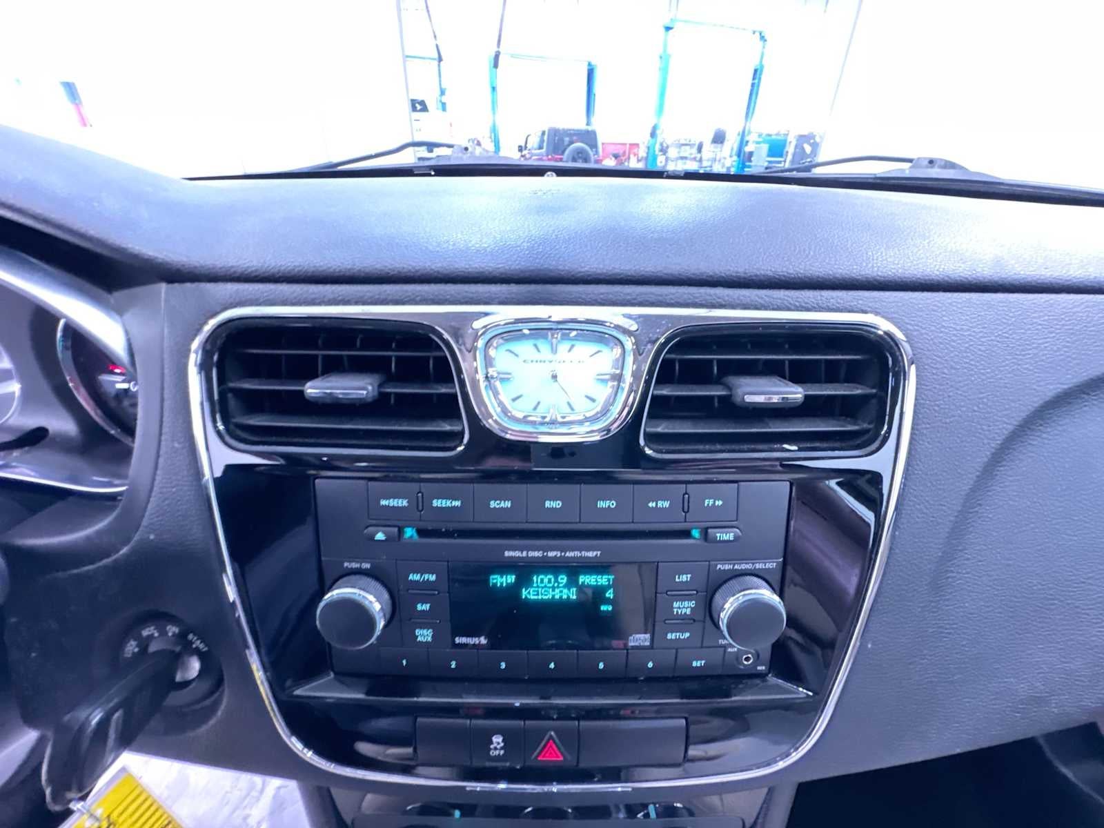 2012 Chrysler 200 Touring