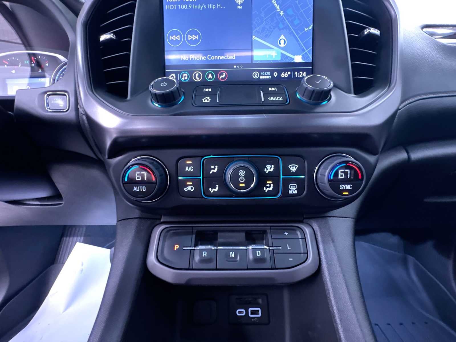 2023 GMC Acadia AT4