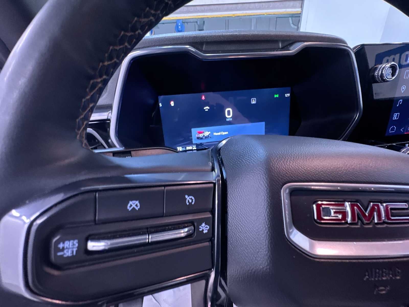 2024 GMC Canyon 4WD AT4