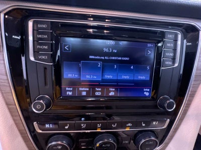 2016 Volkswagen Passat 1.8T SE