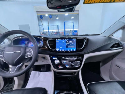 2022 Chrysler Pacifica Hybrid Limited