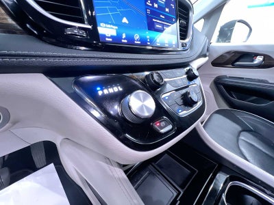 2022 Chrysler Pacifica Hybrid Limited