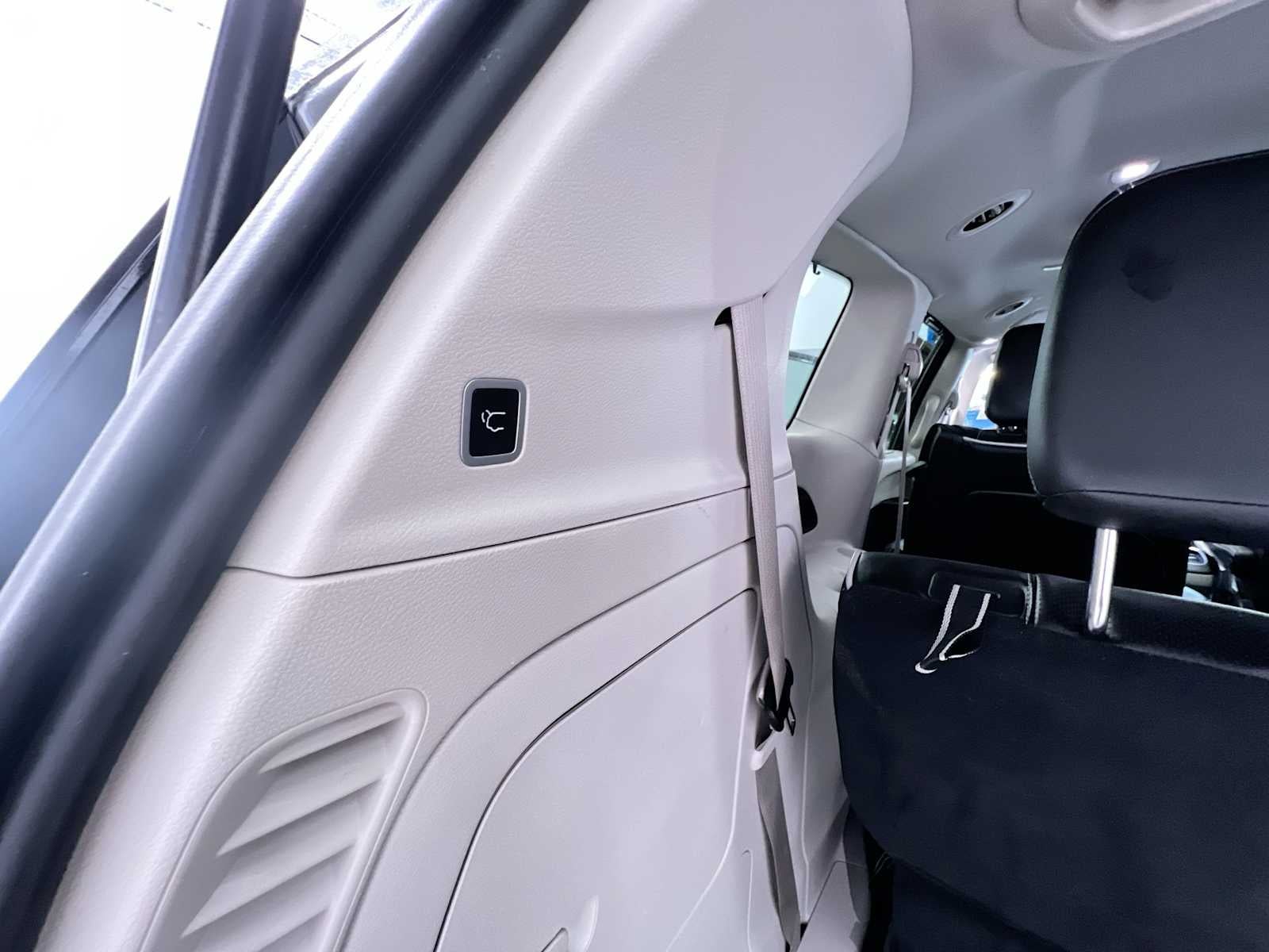 2022 Chrysler Pacifica Hybrid Limited