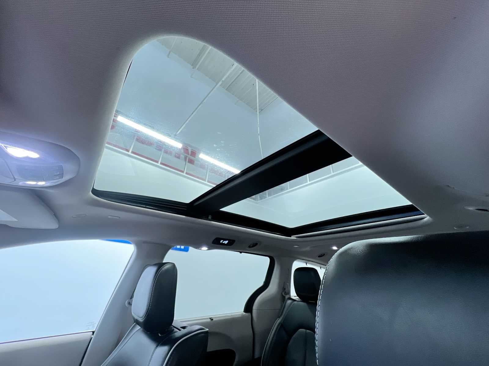 2022 Chrysler Pacifica Hybrid Limited