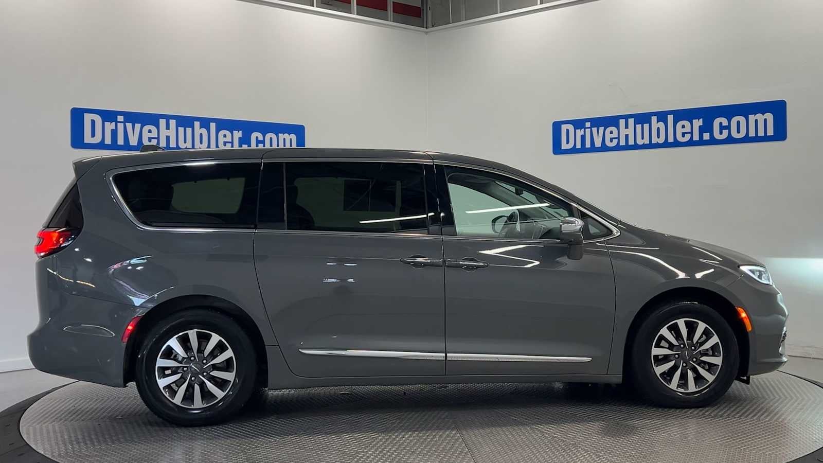 2022 Chrysler Pacifica Hybrid Limited