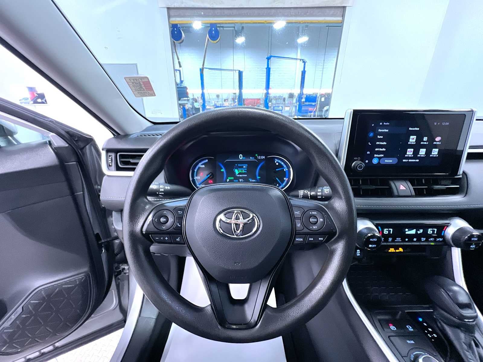 2023 Toyota RAV4 Hybrid XLE