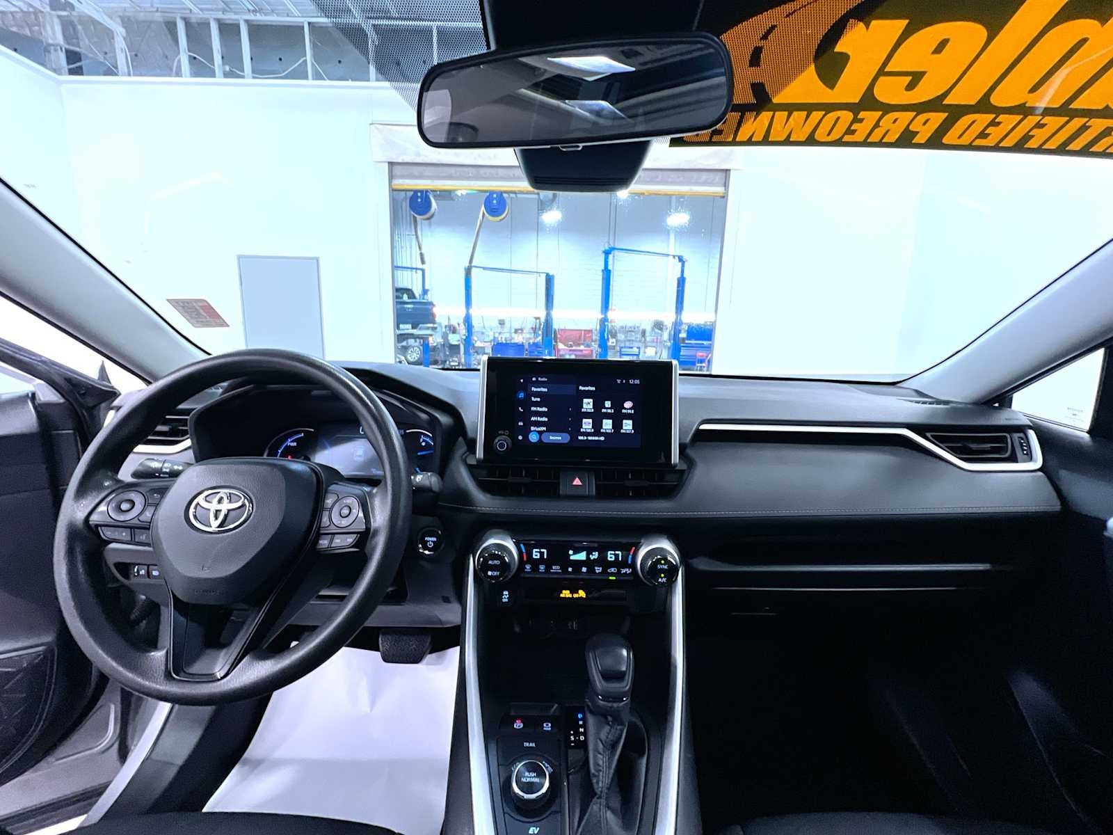 2023 Toyota RAV4 Hybrid XLE