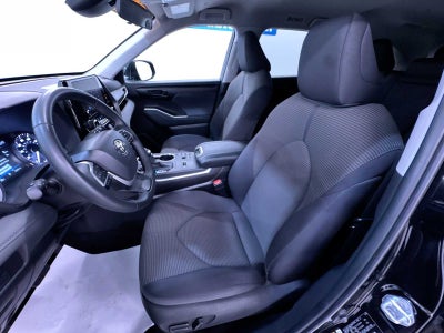 2025 Toyota Highlander LE