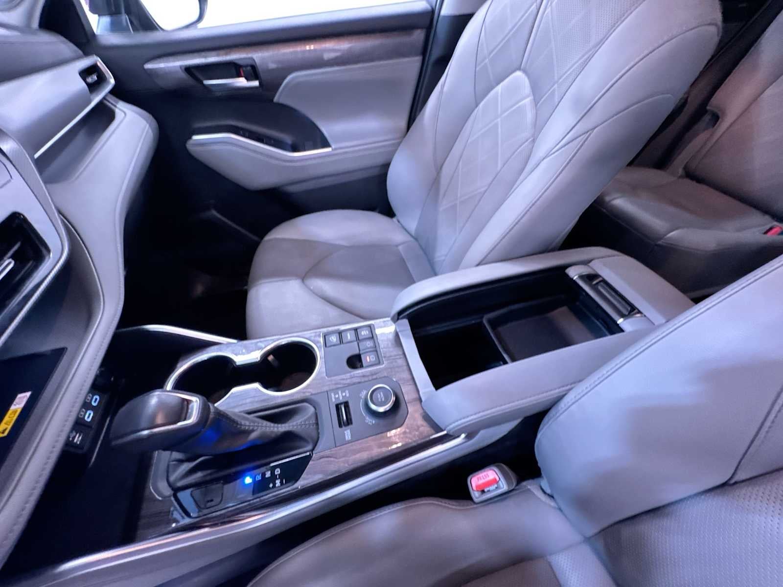 2025 Toyota Highlander Platinum