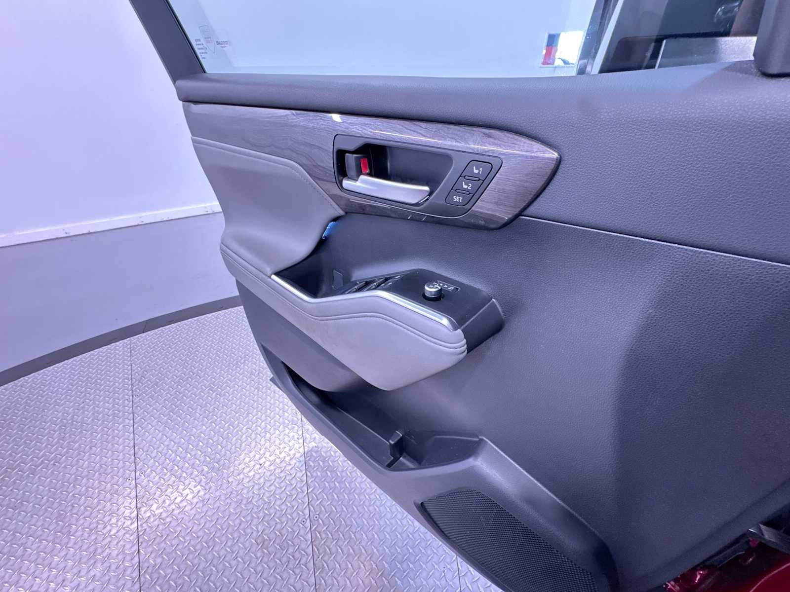 2025 Toyota Highlander Platinum
