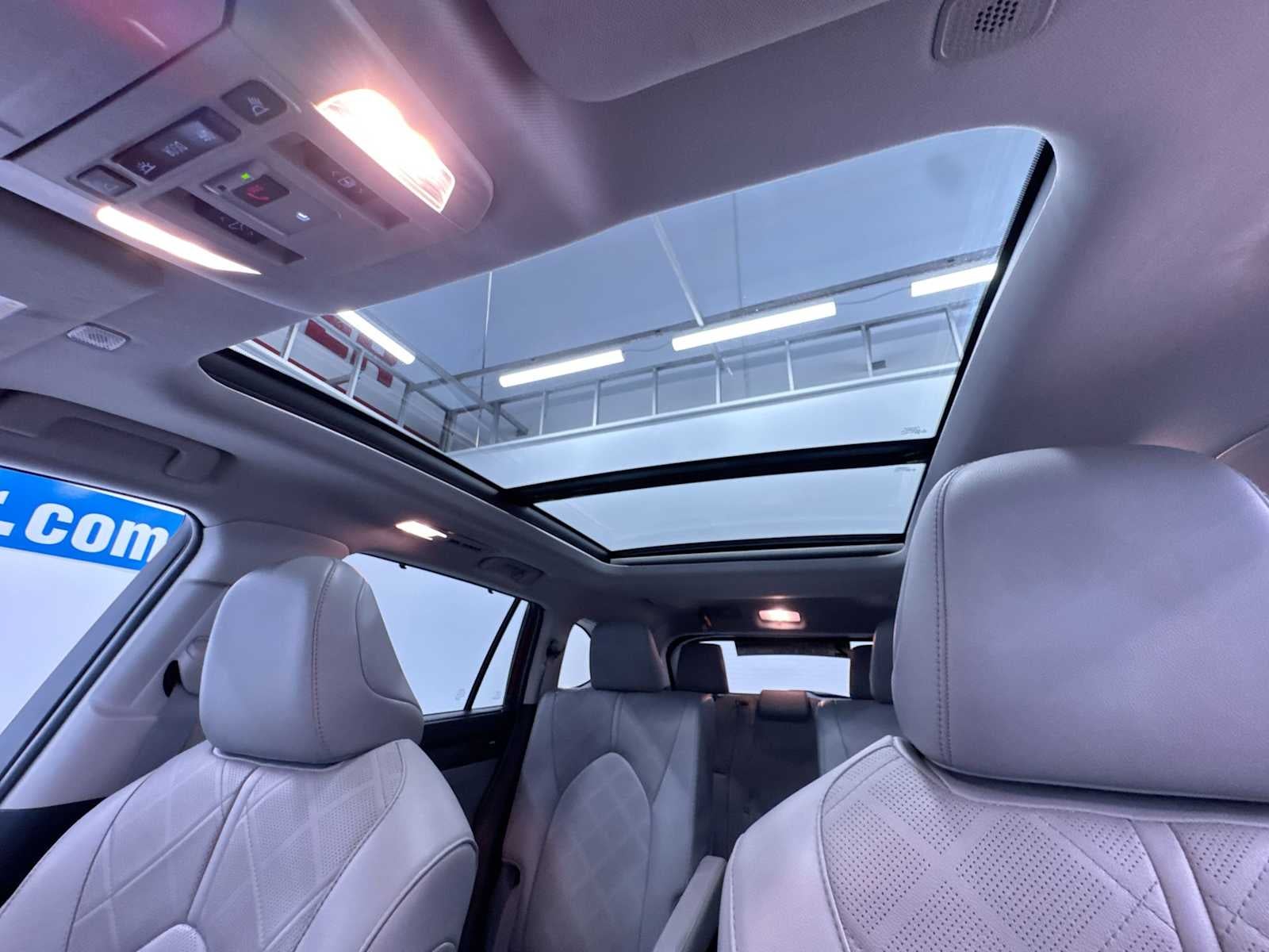 2025 Toyota Highlander Platinum