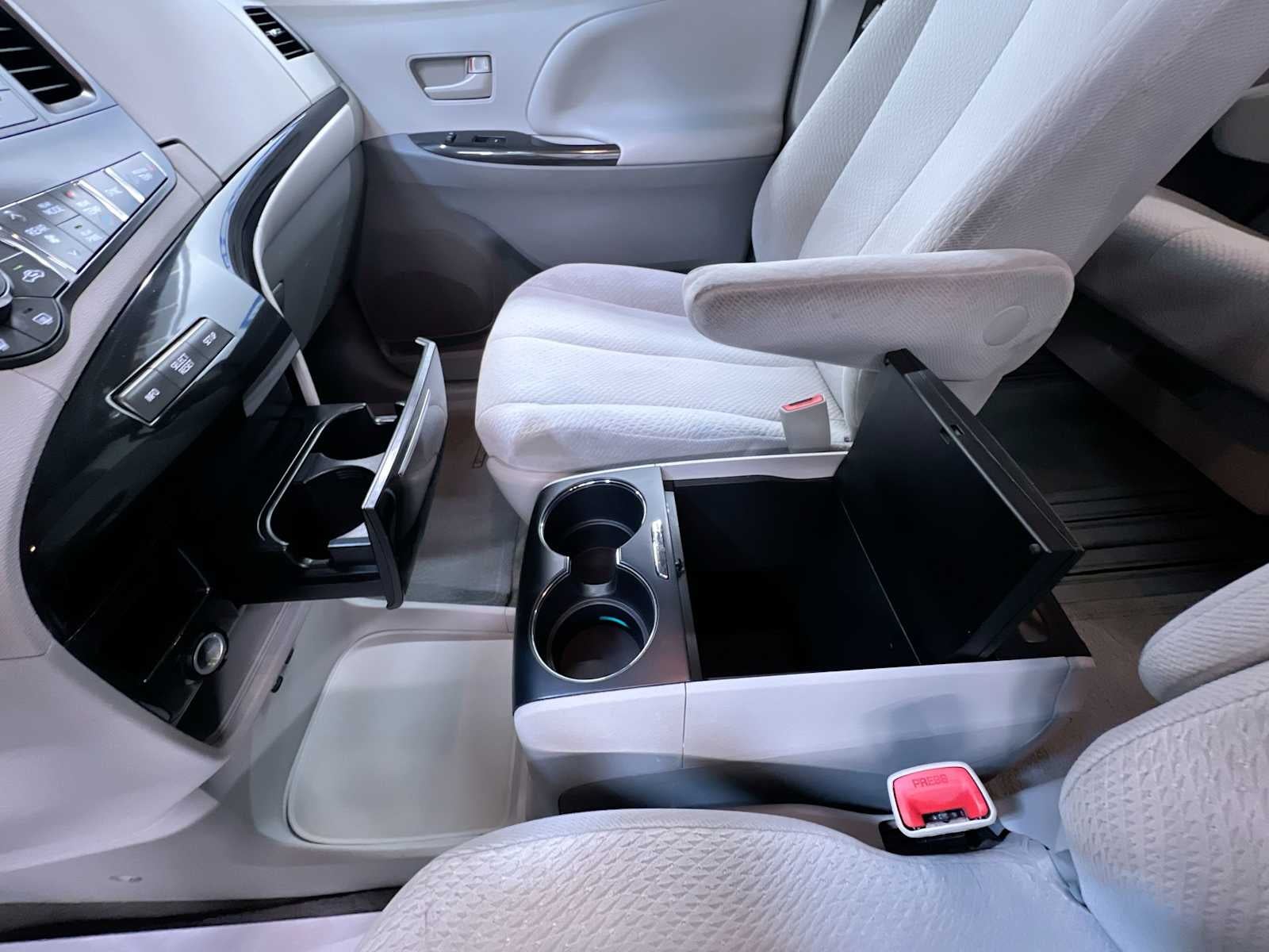 2013 Toyota Sienna LE