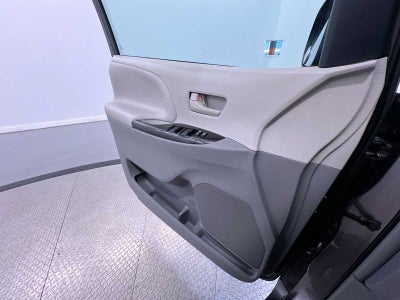 2013 Toyota Sienna LE